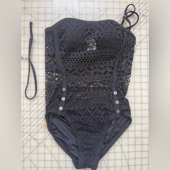 One piece bodysuit/swimsuit size 2 - Picture 1 of 4